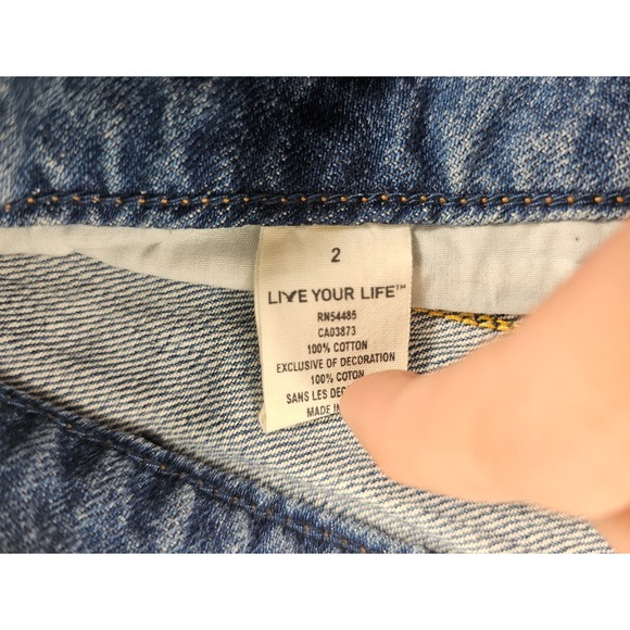 American eagle size 2 blue jean destroyed shorts raw hem EUC ^^ - Picture 3 of 5